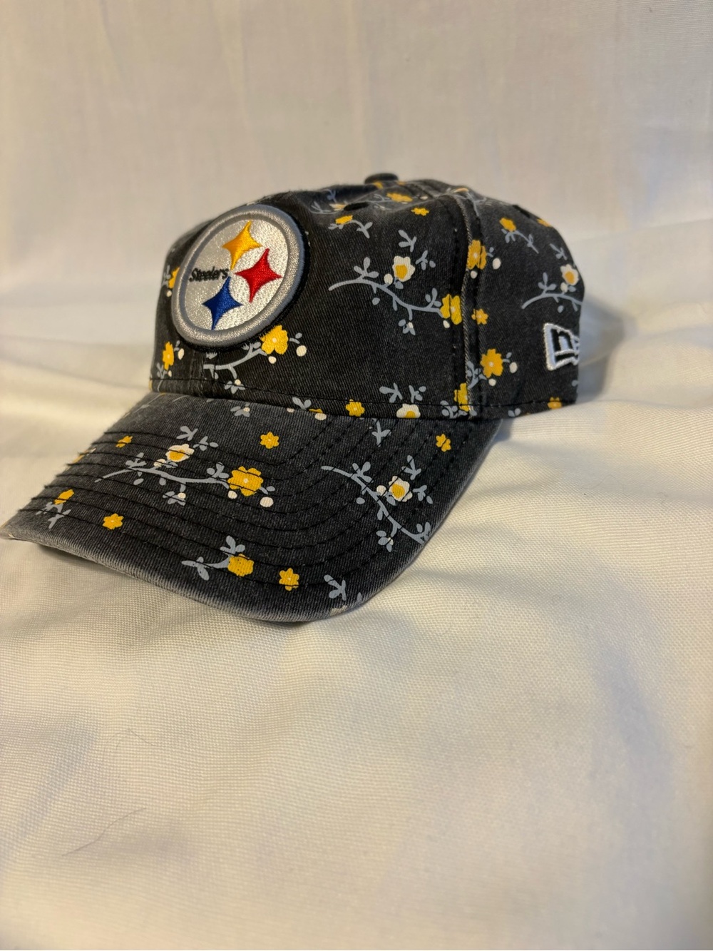 New Era Black Floral Pittsburgh Steelers Cap